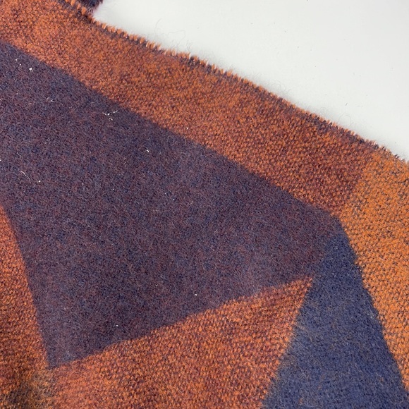 Scarf Wrap Fall Colors Fringed Ends Soft - Picture 8 of 8